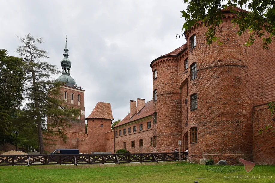 Frombork- Brama Południowa, nowy wikariat, Baszta Południowa i Wieża Rdziejowskiego