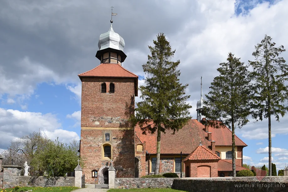 Sząbruk- kościół pw. św. Mikołaja i św. Anny