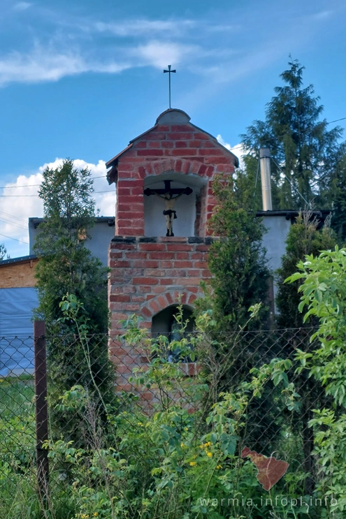 Warkały- kapliczka po zachodniej stronie wsi, połowa XIX w.