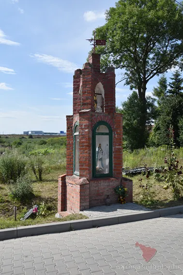 Klebark Mały- kapliczka w centrum wsi, przy głównej drodze, 1891 r.