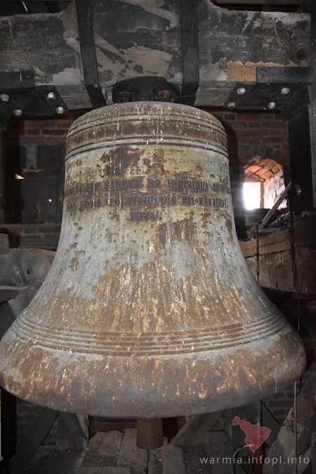 Jeden z dzwonów kościoła pw. św. w Płoskini