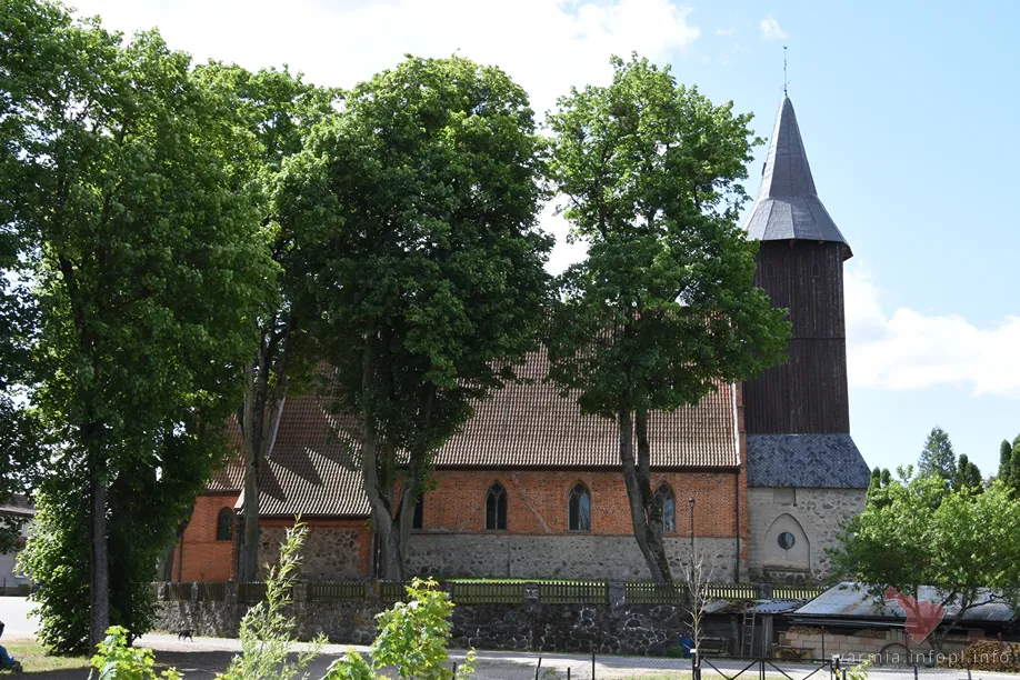 Zabytkowy kościół we Wrzesinie